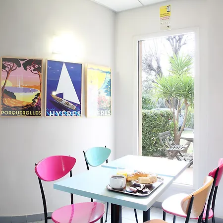 B&B Hotel Hyeres ホテル 2*