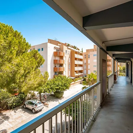 B&B Hotel Hyeres 2* 히에레