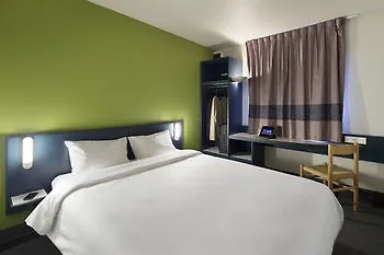 Hotel B&B Hôtel Hyeres 2*