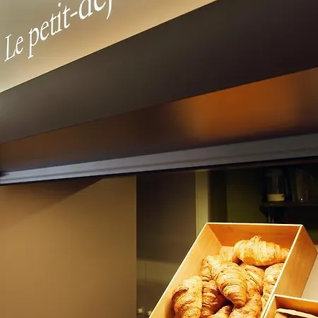 B&B Hotel Hyeres 호텔