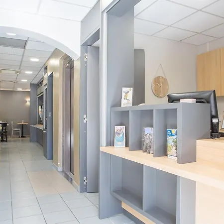 B&B Hotel Hyeres 호텔