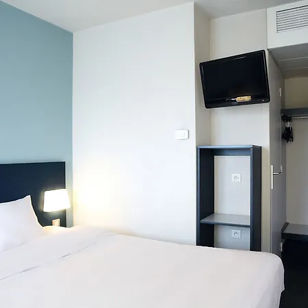 B&B Hotel Hyeres 호텔 히에레