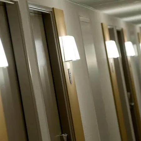 B&B Hotel Hyeres 2* 히에레