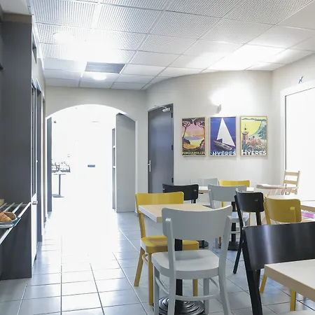 B&B Hotel Hyeres 2* 히에레